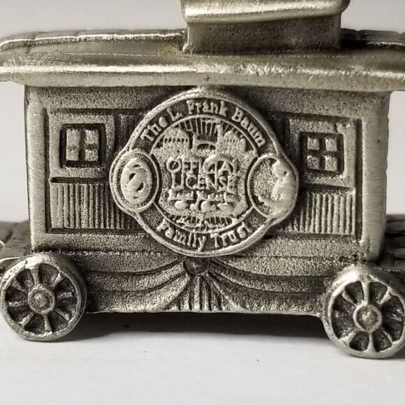 Vintage puter coca-cola train with collaboration w/ Wizzard of Oz - Picture 2 of 11